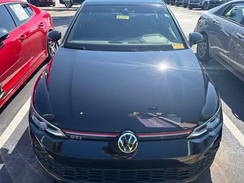 Used 2022 Volkswagen GTI SE FWD image 10