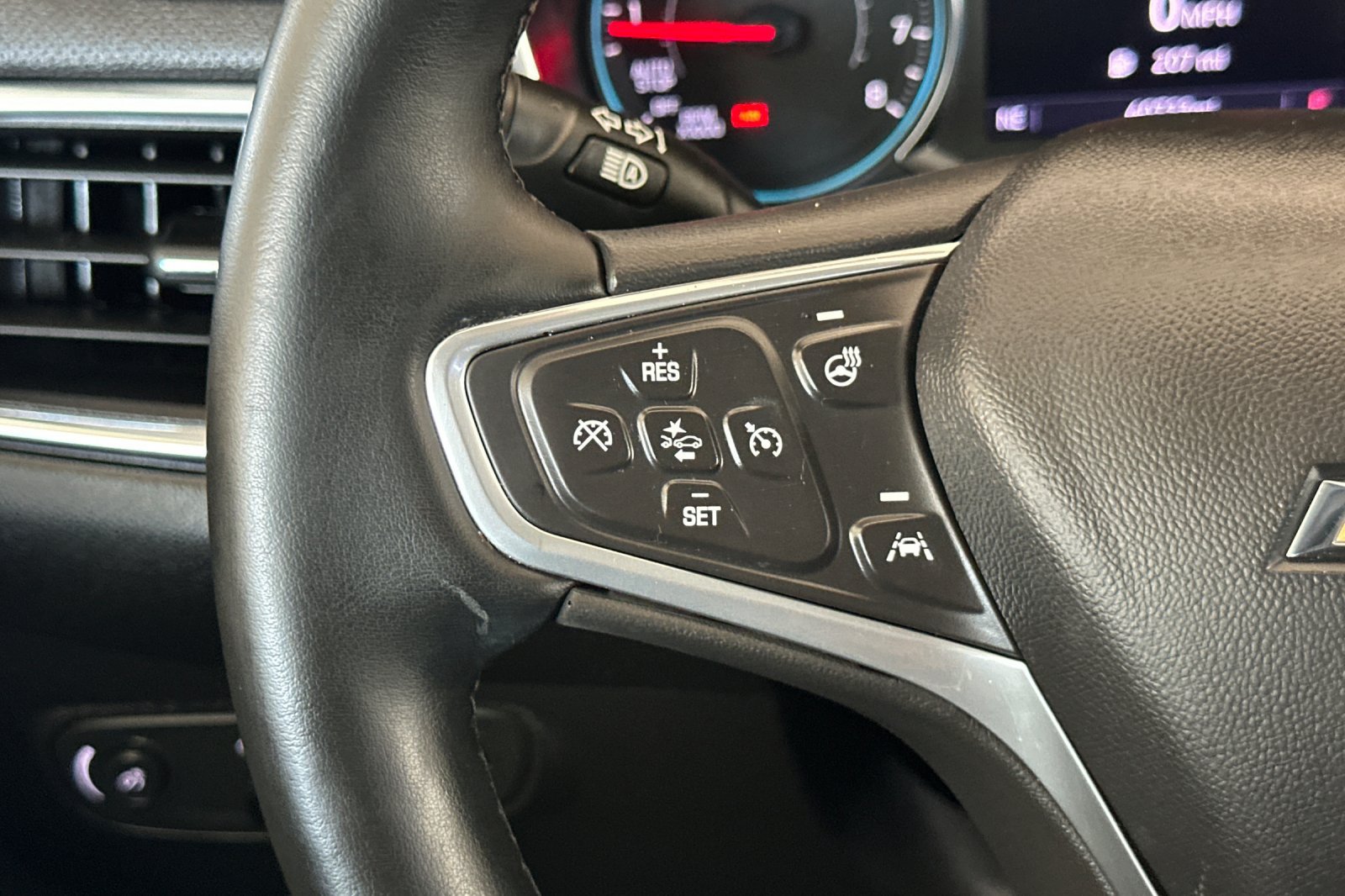 Used 2023 Chevrolet Equinox Premier AWD/4WD image 27
