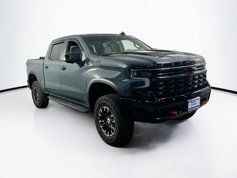 Used 2025 Chevrolet Silverado 1500 ZR2 w/ Technology Package image 3