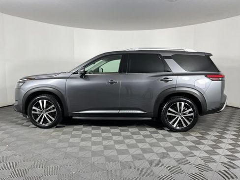 Used 2025 Nissan Pathfinder Platinum w/ Black Appearance Package FWD image 7