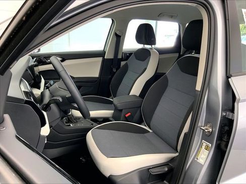 Used 2025 Volkswagen Taos S FWD image 5