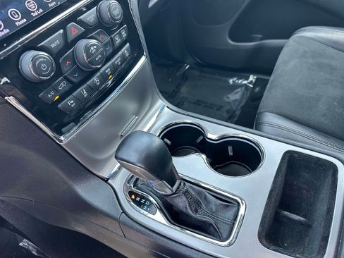 Used 2020 Jeep Grand Cherokee Altitude image 14