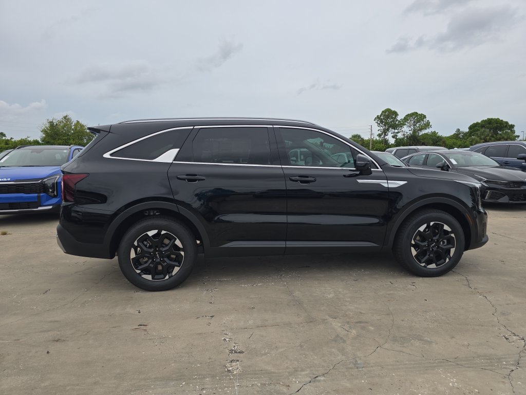 New 2026 Kia Sorento S FWD image 9