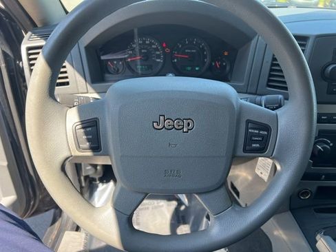 Used 2005 Jeep Grand Cherokee Laredo w/ Cargo Convenience Group image 20