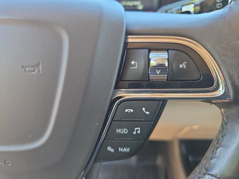 Used 2021 Lincoln Navigator L Reserve w/ Luxury Package AWD/4WD image 32