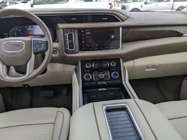 Used 2023 GMC Yukon XL Denali RWD image 18