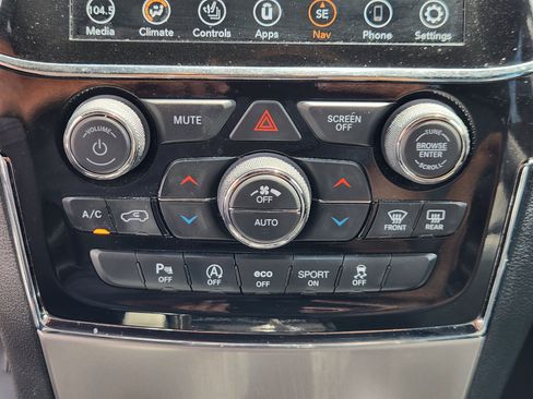 Used 2021 Jeep Grand Cherokee Limited AWD/4WD image 22