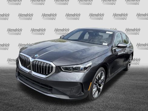 Used 2025 BMW 530i image 6