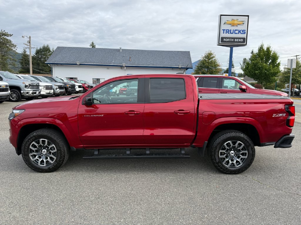 Used 2023 Chevrolet Colorado Z71 w/ Z71 Convenience Package 2 AWD/4WD image 4