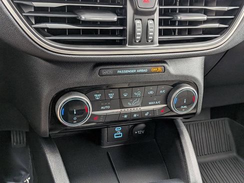 Used 2022 Ford Escape SE w/ Convenience Package AWD/4WD image 17