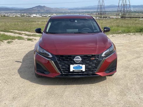 Used 2023 Nissan Altima 2.5 SR w/ SR Premium Package AWD/4WD image 10