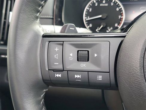 Certified 2025 Nissan Pathfinder SL w/ SL Premium Package image 22