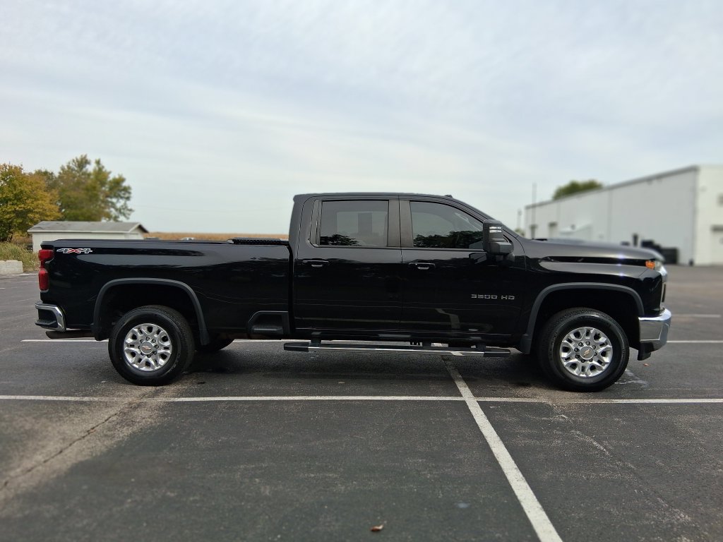 Used 2022 Chevrolet Silverado 3500 LT w/ Convenience Package AWD/4WD image 8