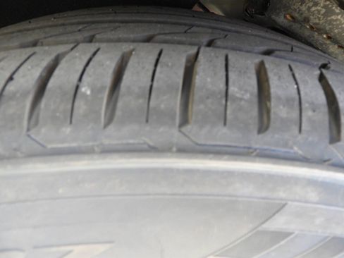 Used 2019 Buick Envision Essence FWD image 13
