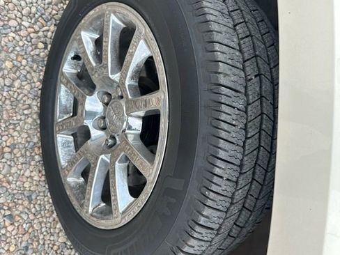 Used 2015 GMC Yukon Denali w/ Premium Package image 38