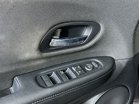 Used 2020 Honda HR-V LX image 15