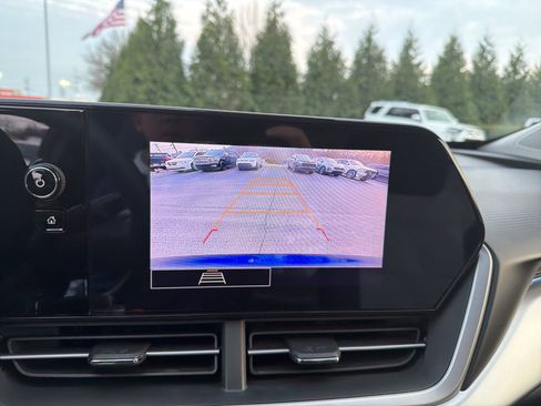 Used 2024 Chevrolet Trax LS w/ LS Convenience Package image 21