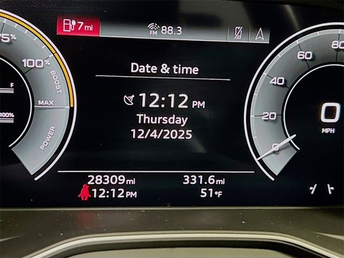 Used 2023 Audi Q5 e Premium Plus w/ Premium Plus Package image 13