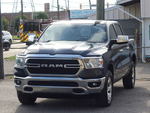 Used 2019 RAM 1500 Big Horn AWD/4WD image 3