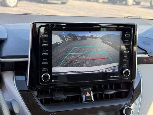 Used 2021 Toyota Corolla LE image 17