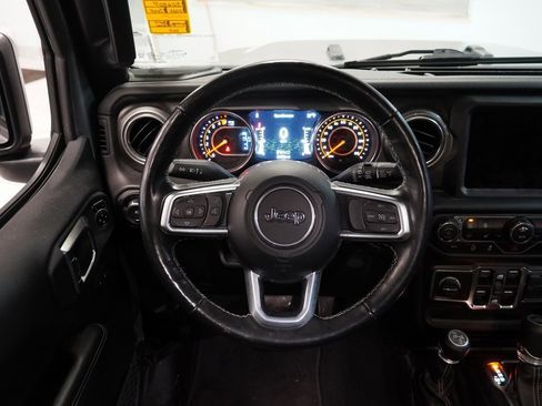 Used 2020 Jeep Wrangler Unlimited Sahara image 10