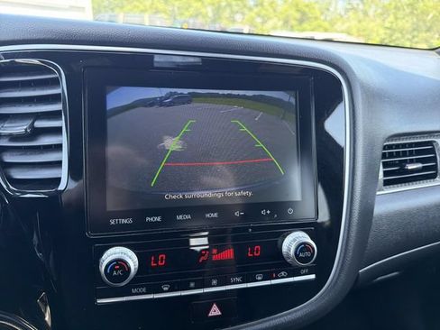 Used 2022 Mitsubishi Outlander SEL AWD/4WD image 15