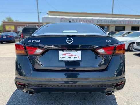 Used 2020 Nissan Altima 2.5 SV FWD image 5