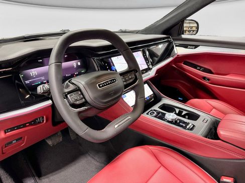 Used 2025 Jeep Wagoneer S Launch Edition image 19