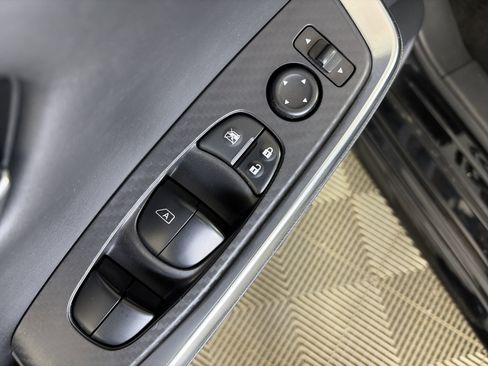 Certified 2023 Nissan Sentra SR FWD image 25