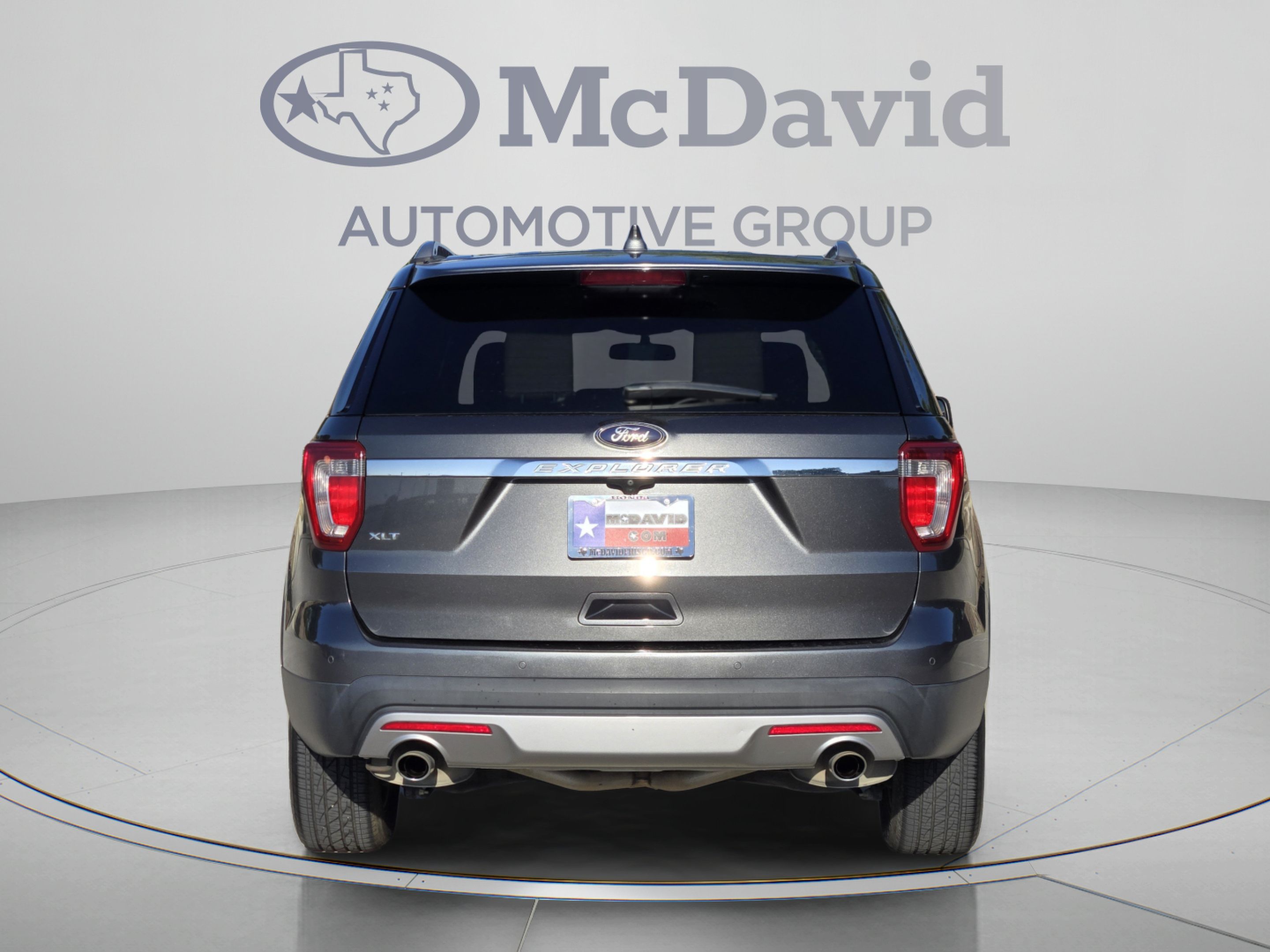 Used 2017 Ford Explorer XLT FWD image 5