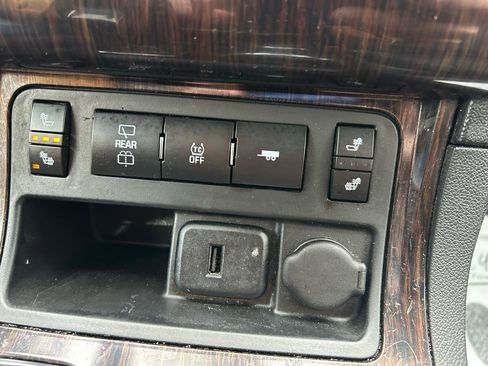 Used 2016 Chevrolet Traverse LT w/ LPO, 'HIT The Road' Package image 26