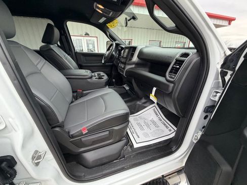 Used 2024 RAM 2500 Tradesman w/ Chrome Appearance Group image 11