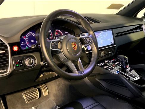 Used 2021 Porsche Cayenne S image 4