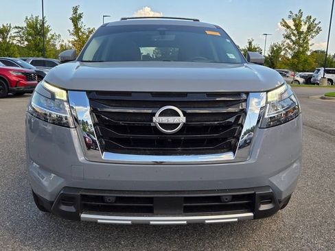 Used 2024 Nissan Pathfinder Platinum AWD/4WD image 8