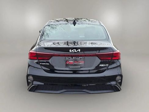 Used 2023 Kia Forte LXS w/ LXS Technology Package image 6