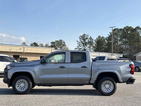 Used 2023 Chevrolet Colorado W/T image 13