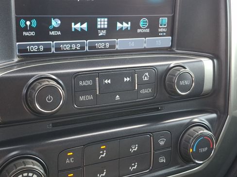 Used 2018 Chevrolet Silverado 1500 LT AWD/4WD image 17