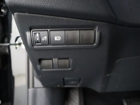 Used 2024 Toyota Corolla Cross LE FWD image 13