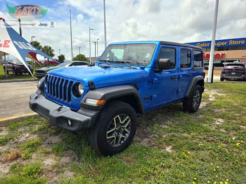 Used 2022 Jeep Wrangler Unlimited Sport AWD/4WD image 1