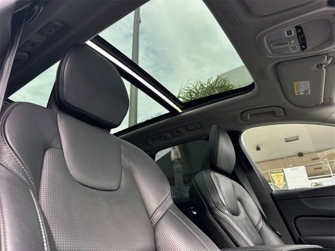 Certified 2023 Volvo XC60 B5 Ultimate image 16