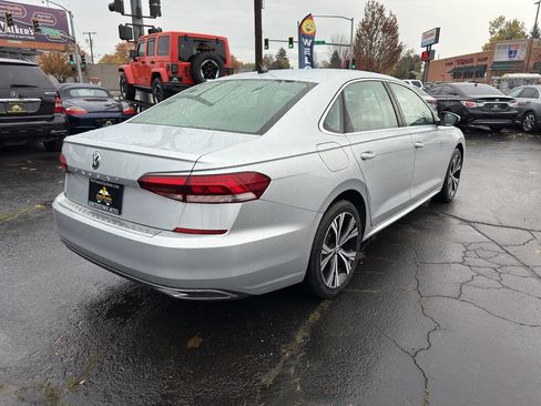 Used 2021 Volkswagen Passat 2.0T SE image 5