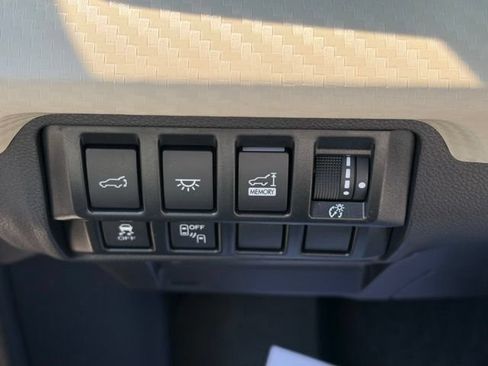 Used 2020 Subaru Ascent Premium w/ Convenience Package AWD/4WD image 24