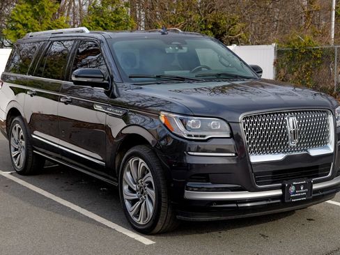 Used 2023 Lincoln Navigator L Reserve AWD/4WD image 9