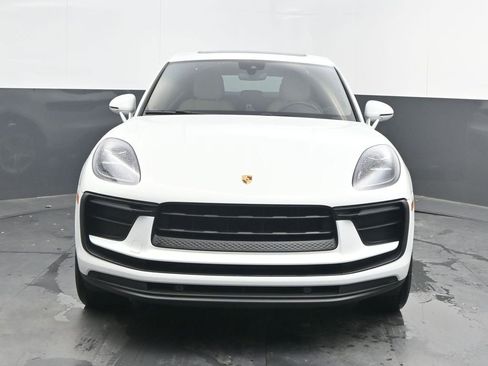 Certified 2022 Porsche Macan image 10