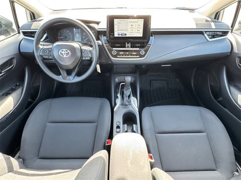 Used 2025 Toyota Corolla LE image 22