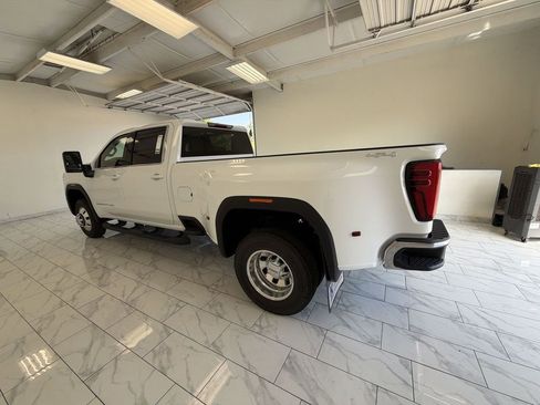 New 2026 GMC Sierra 3500 SLE w/ SLE Value Package AWD/4WD image 6
