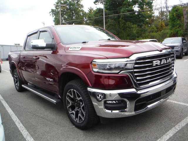 Used 2025 RAM 1500 Laramie AWD/4WD image 11