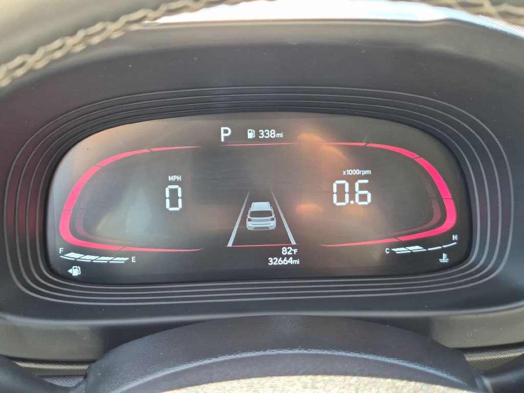 Used 2025 Hyundai Venue SEL FWD image 15