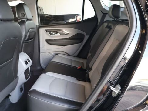 Used 2022 GMC Terrain SLT w/ Infotainment Package II FWD image 15