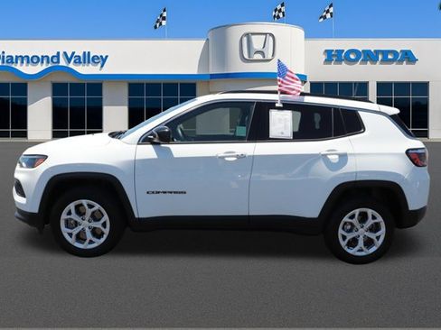 Used 2024 Jeep Compass Latitude AWD/4WD image 9